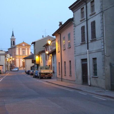 Ostello Le Tre Corone Calendasco Εξωτερικό φωτογραφία